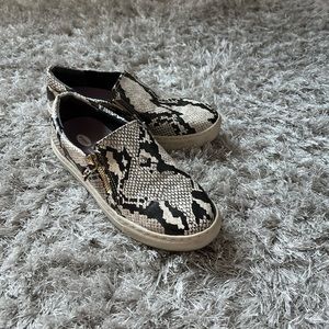 Dr Scholls slip on snakeskin. Size 7.